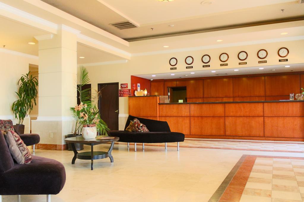 Ramada Plaza By Wyndham Atlanta Airport Hotel College Park Exterior foto