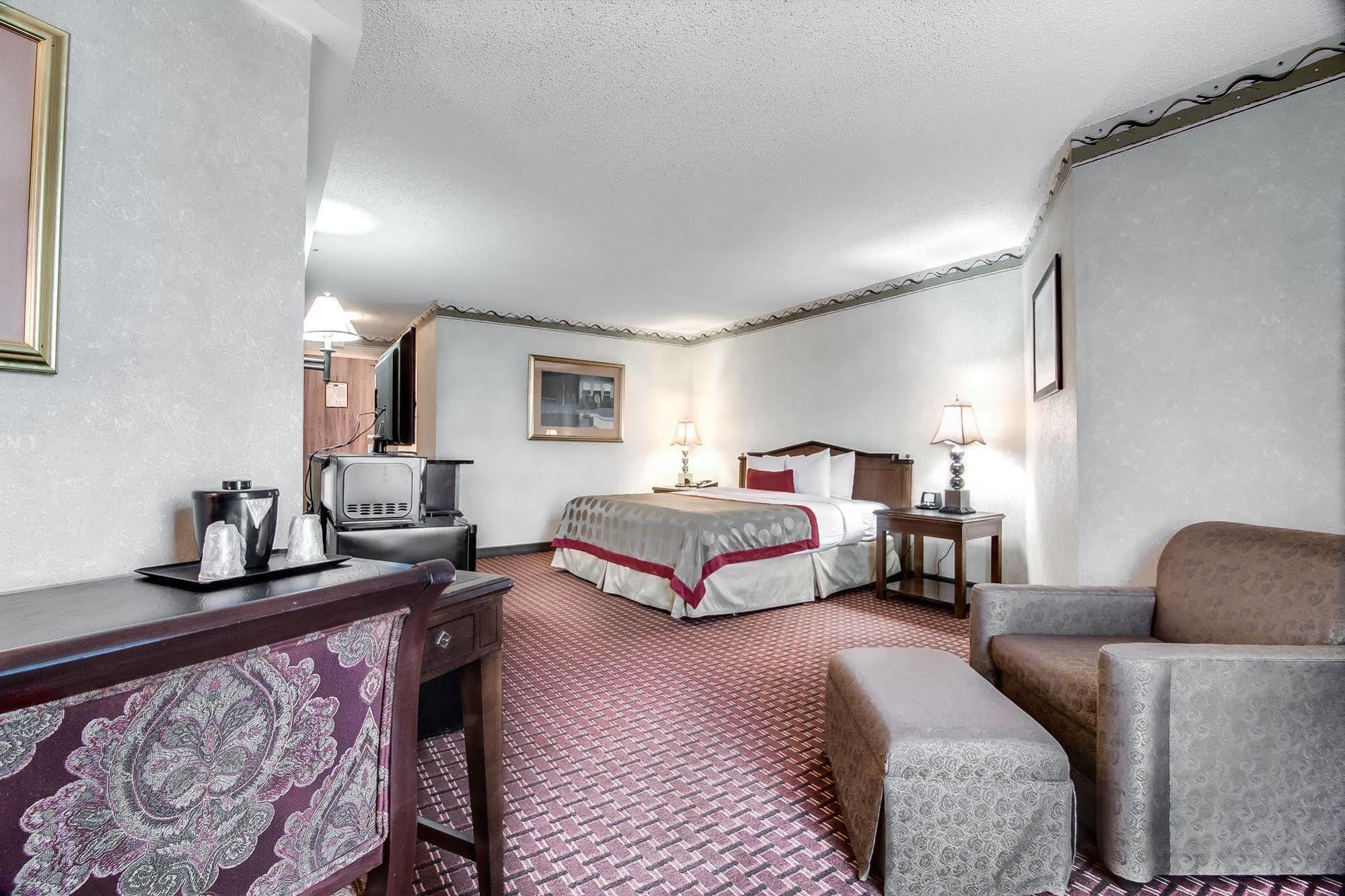 Ramada Plaza By Wyndham Atlanta Airport Hotel College Park Exterior foto