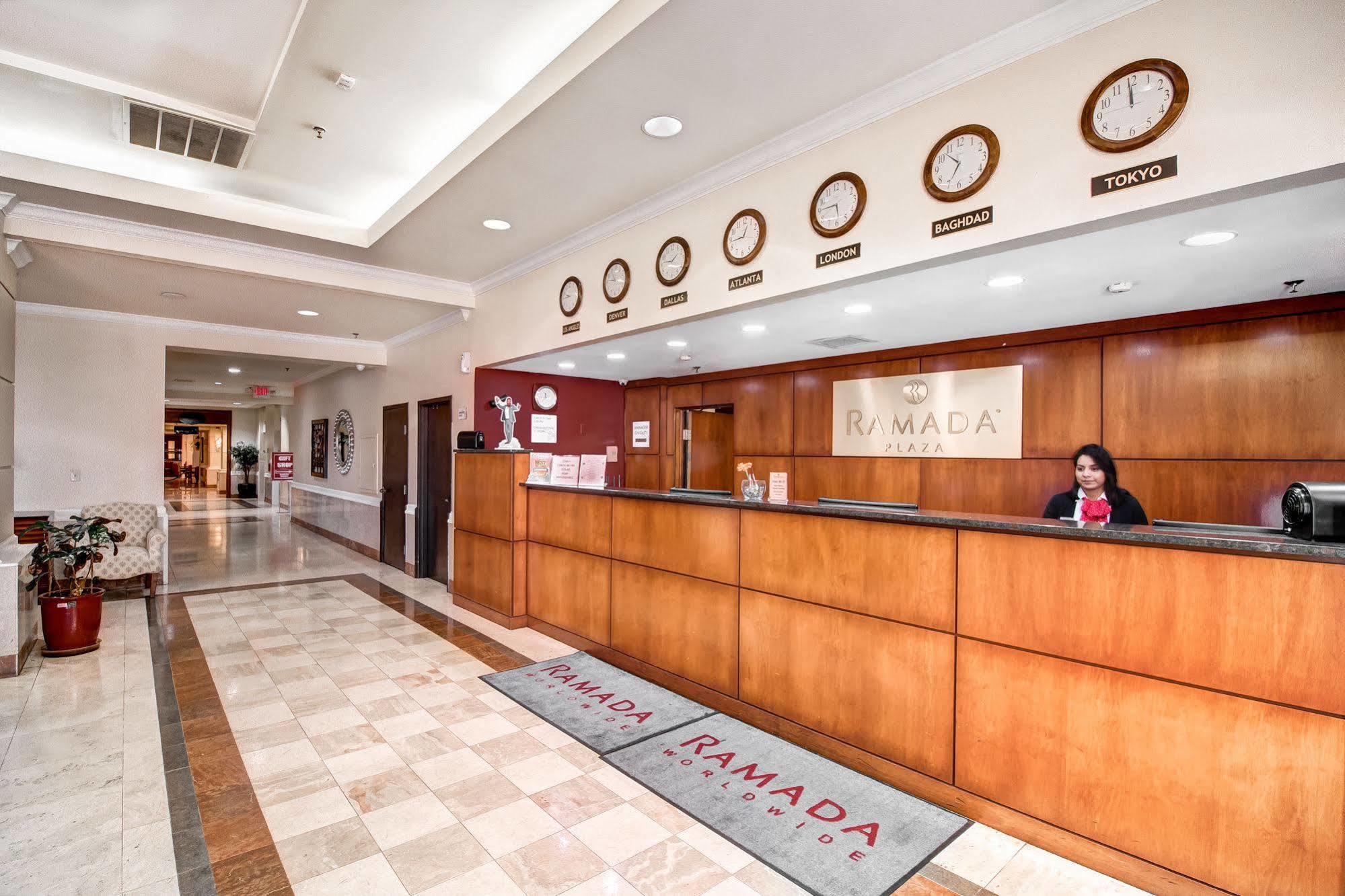 Ramada Plaza By Wyndham Atlanta Airport Hotel College Park Exterior foto